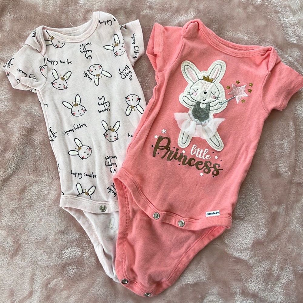 Gerber Onesies - 0-3 Months